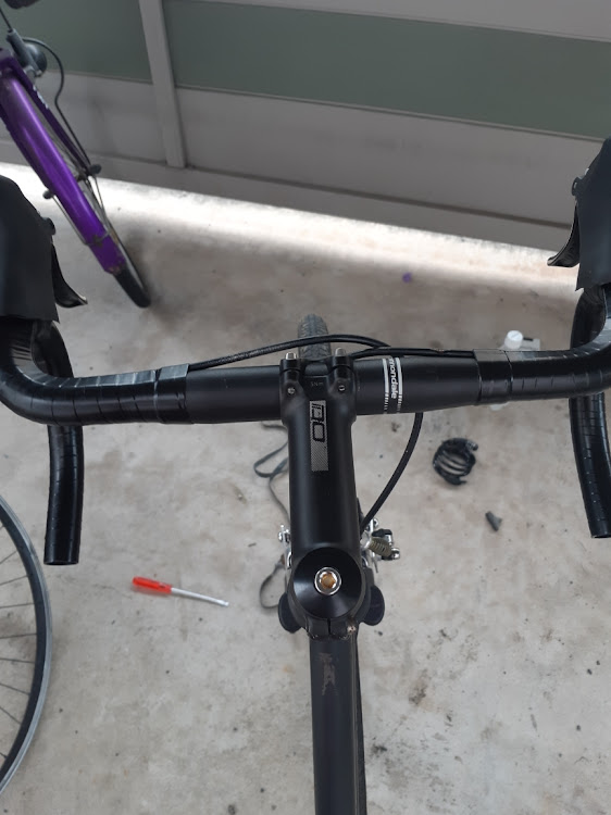 86の自転車・改造自転車・バーテープ・ロードバイク風・ママチャリに関するカスタム事例の投稿画像2枚目