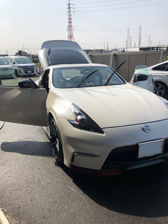 フェアレディZのいいねコメありがとう💕・日産　NISMO・Ｚ女子・虫嫌い・あんよ👣痛いに関するカスタム事例の投稿画像1枚目