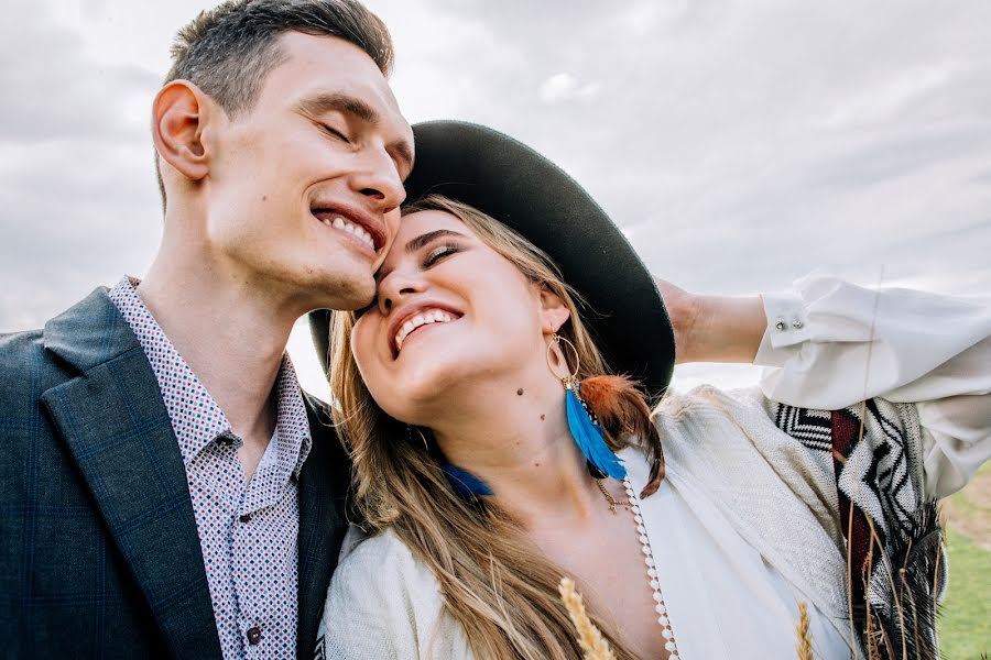 Fotógrafo de casamento Evgeniya Ivanova (ugeni). Foto de 30 de maio 2018