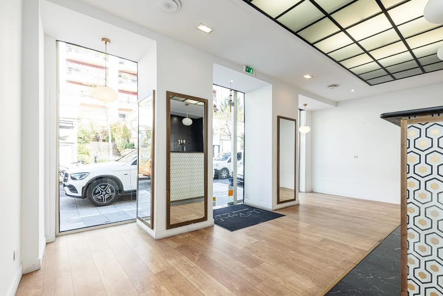 Location  locaux professionnels 3 pièces 128.77 m² à Nice (06000), 4 000 €