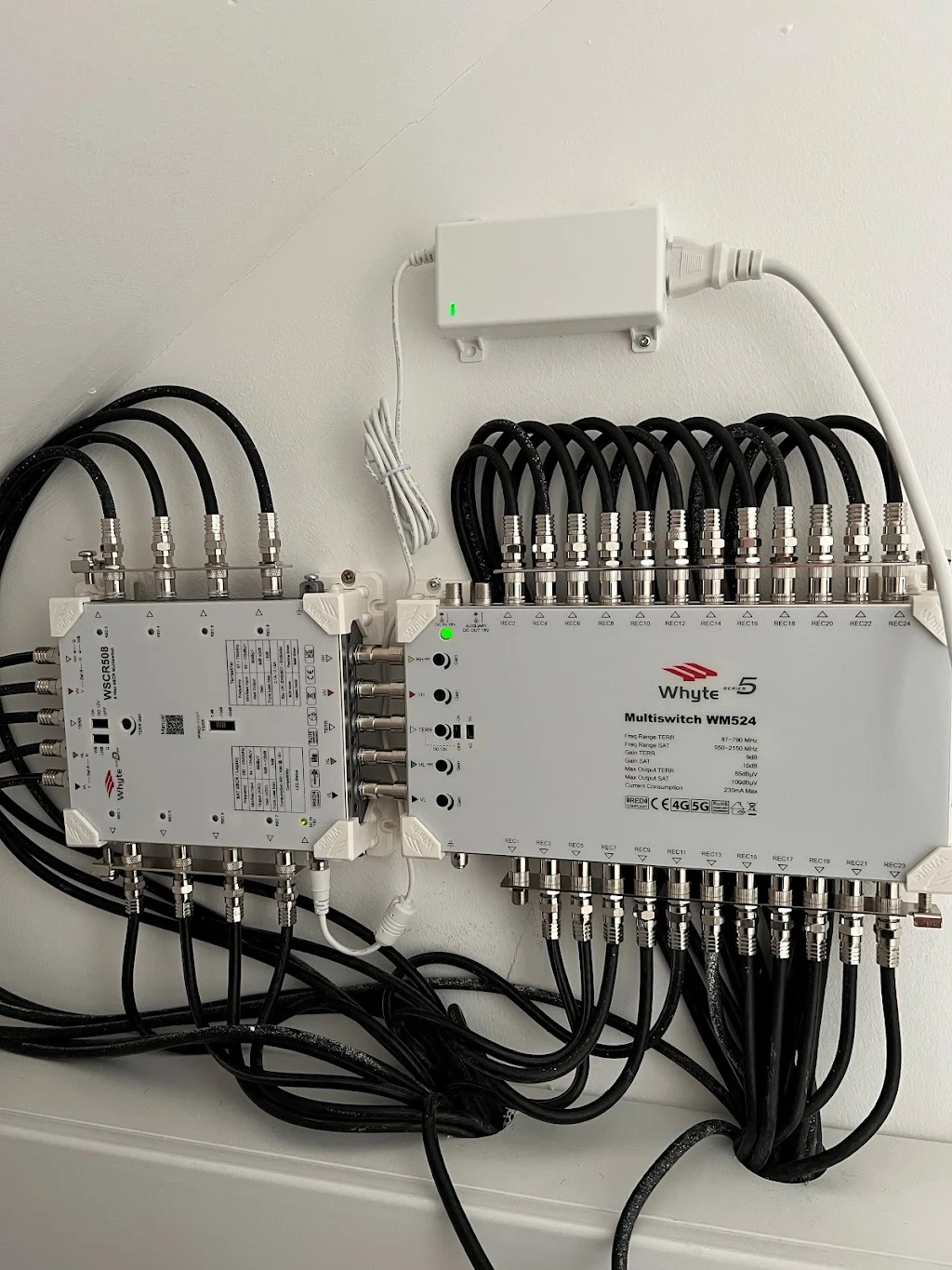 Album cover: DSCR and Legacy multiswitch supplying 7Apartments