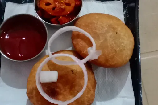 Onion Kachori [4 Pieces, Serves 1]