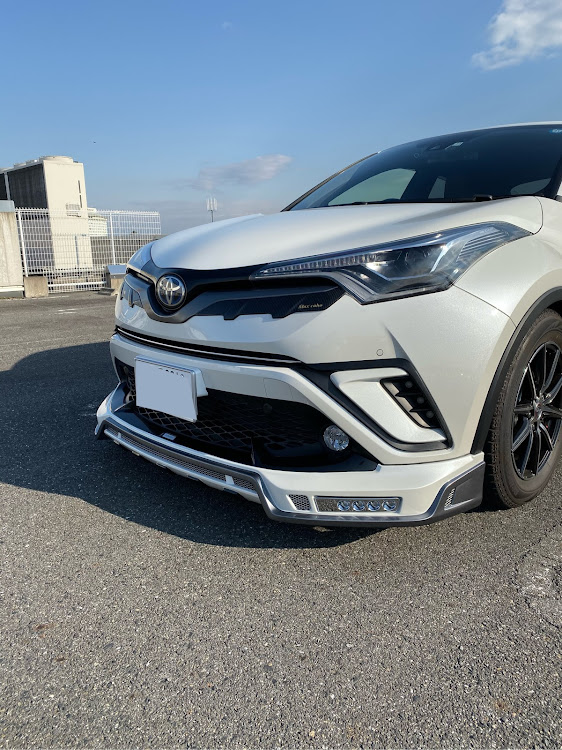 C-HRの昼顔・自己満足の世界・塩元帥竜王店・rowen・3色塗り最高に関するカスタム事例の投稿画像2枚目