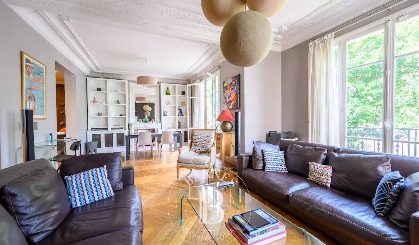 Apartment with terrace Courbevoie