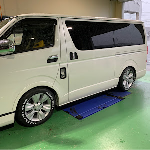 ハイエースバン GDH206V