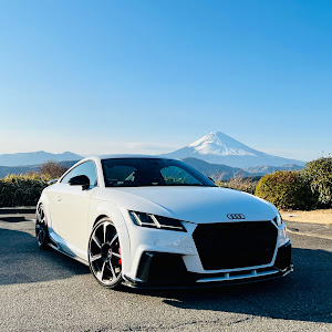 TT RS クーペ A6