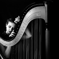 The Harpist di Valeria De Vita fotografia 