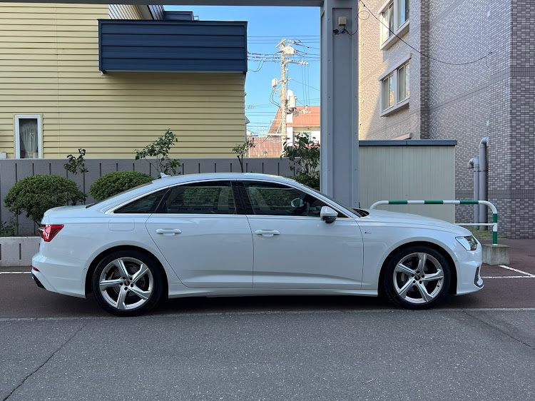Escalade0122さんが投稿したアウディ・A6・40TDI・グレイシアホワイト・今日の代車に関するカスタム事例の投稿画像2枚目