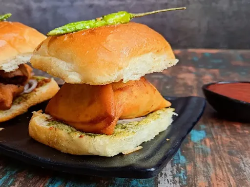 Punjabi Aloo Samosa Pav