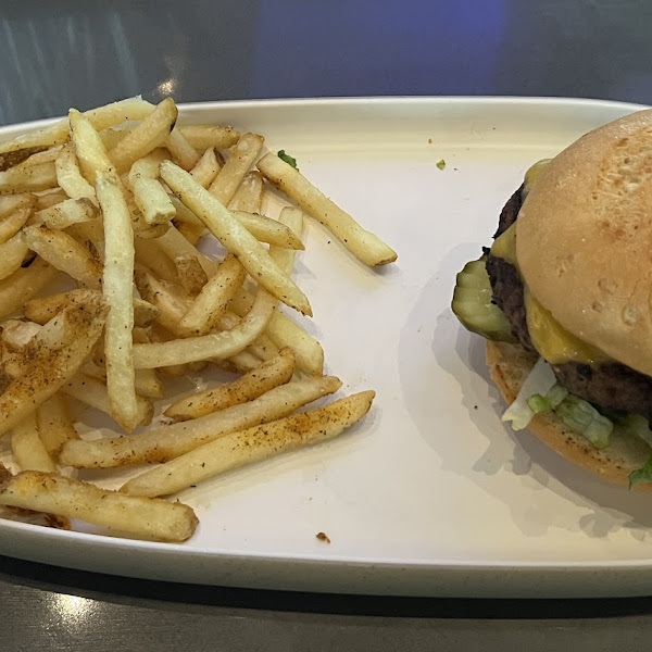 Cheeseburger on a GF bun. They advised not to get the French fries due to cross contact, but I’m not that sensitive so I got them anyway. They’re not breaded, just plain potatoes with some seasoned salt.