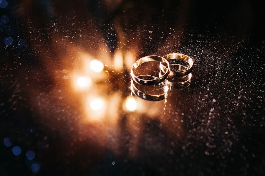 Wedding photographer Darya Gordeeva (daria2410). Photo of 24 December 2020