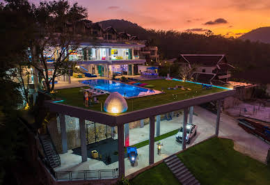 Villa with pool 1