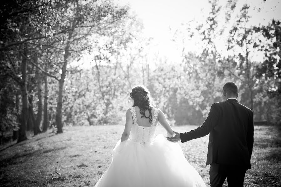 Fotógrafo de casamento Zoran Marjanovic (uspomene). Foto de 17 de maio 2019