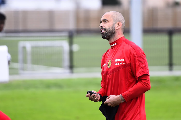 Steven Defour en zus Jessie reageren emotioneel op terugkeer naar KV Mechelen: "Ik had het je beloofd" & "Hij zou een traantje wegpinken"