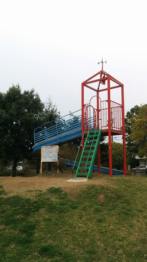 西岸もくせい公園　滑り台