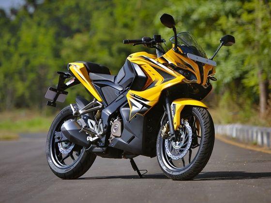 Bajaj Pulsar RS200 is a best bike 