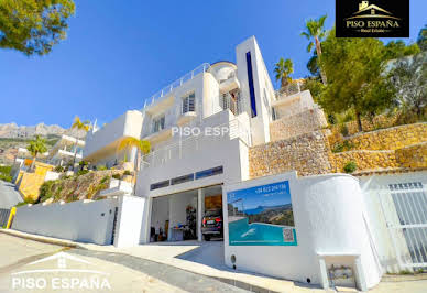 House with pool and terrace 1