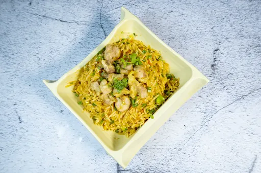 Chicken Schezwan Gray With Fried Rice