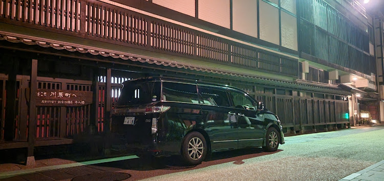 エルグランドの社外ホーンは何つけてる？に関するカスタム事例の投稿画像1枚目