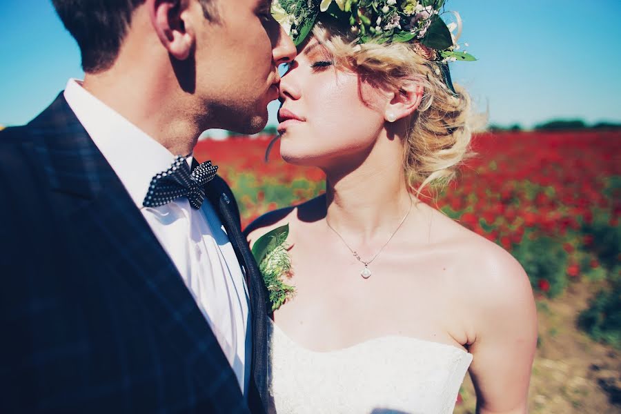 Fotógrafo de casamento Zhenya Ivanochko (angeldust). Foto de 9 de junho 2015