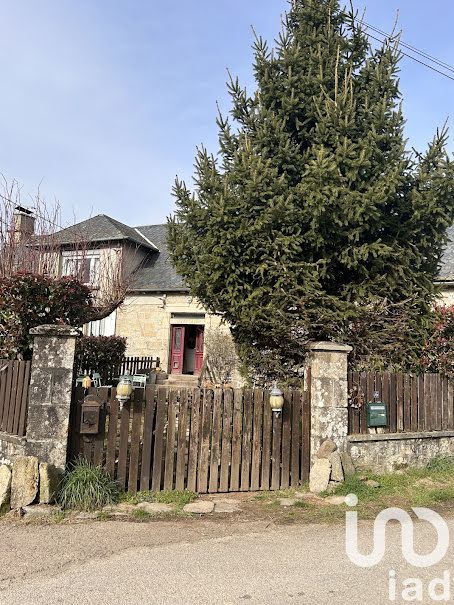 Vente maison 4 pièces 110 m² à Saint-Martial-de-Gimel (19150), 99 000 €