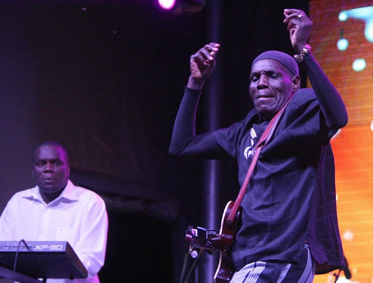 Legendary Zimbabwean musician Oliver Mtukudzi has died.