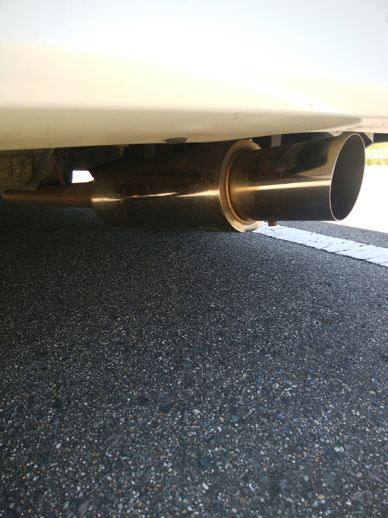 セレナのマフラーに関するカスタム事例の投稿画像1枚目