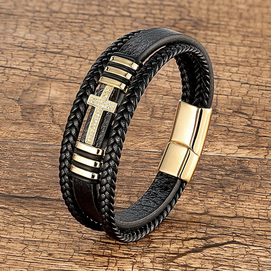 Metalen kruis multi-layer leren armband voor heren, een stijlvol en duurzaam accessoire dat elke outfit compleet maakt.
