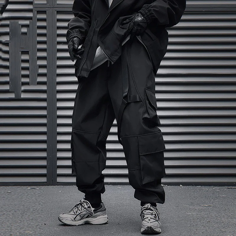 Men's Loose Multi-pocket Workwear Casual Pants. Comfortable and practical trousers, perfect for work or everyday wear.