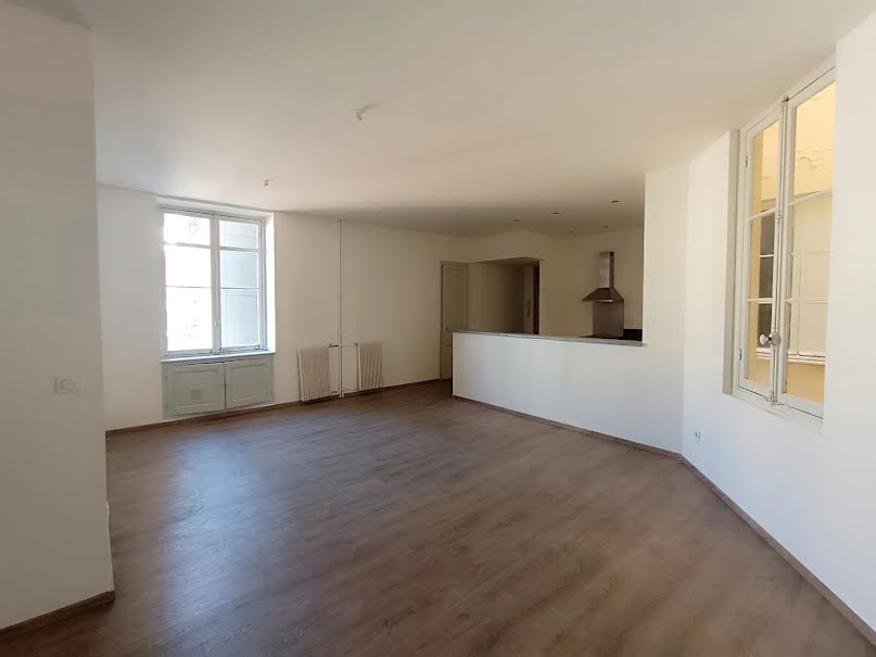 Location  appartement 4 pièces 97 m² à Nice (06000), 1 635 €