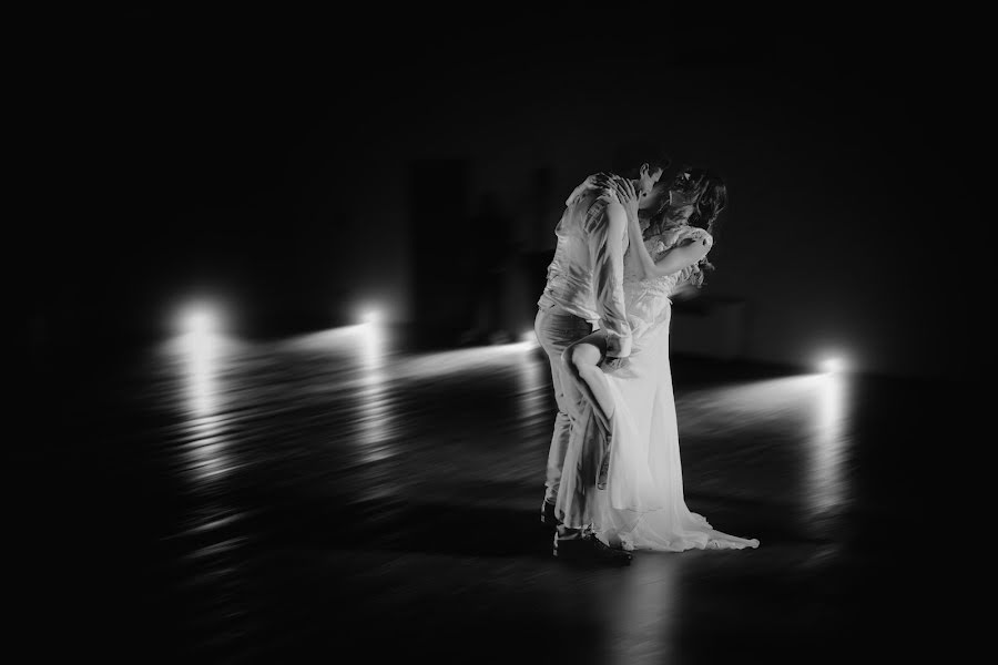 शादी का फोटोग्राफर Roberto Frignani (gli-imbucati)। जून 6 2023 का फोटो