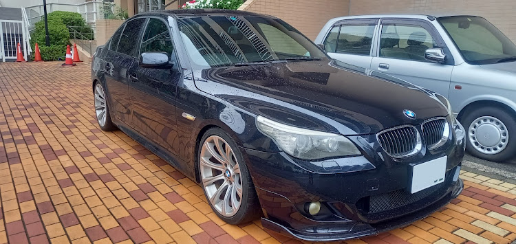 5シリーズ セダンのBMW・5シリーズ・bmw5シリーズ・E60・Mスポーツパッケージに関するカスタム事例の投稿画像1枚目