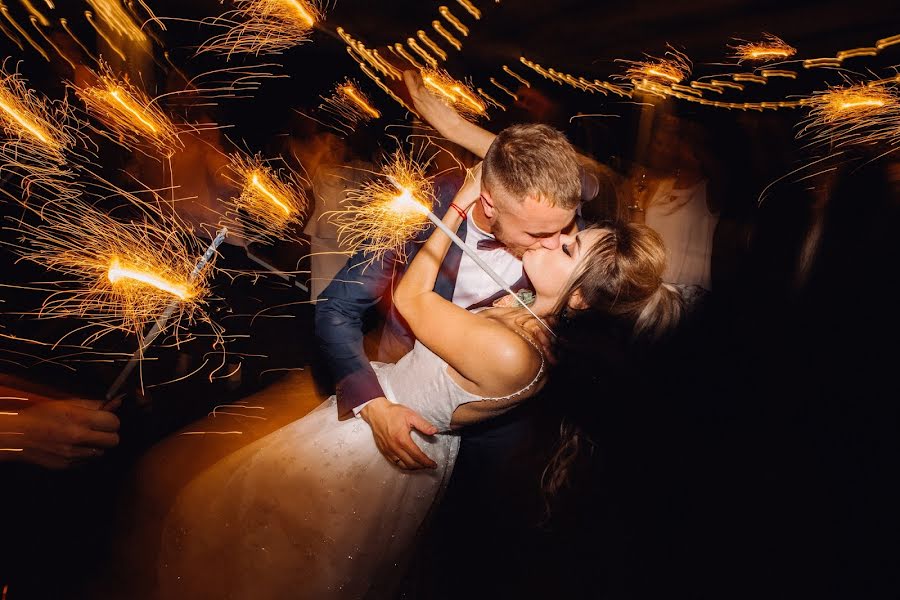 Wedding photographer Evgeniy Konstantinopolskiy (photobiser). Photo of 6 November 2019