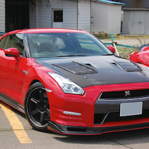 NISSAN GT-R