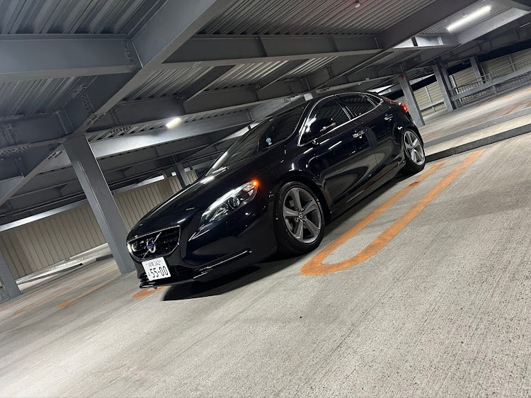 V40のVOLVO V40・シャコタンボルボに関するカスタム事例の投稿画像1枚目