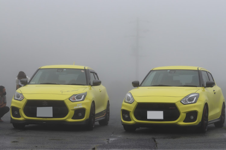 スイフトスポーツのスイスポMT・青山高原・あいにくの天気・念願のコラボに関するカスタム事例の投稿画像7枚目