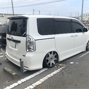 ヴォクシー ZRR70W