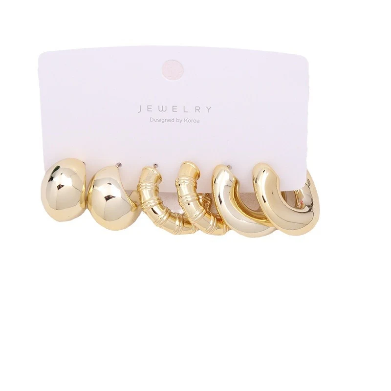 Boucles d'oreilles trois pièces en forme de C plaquées or, acrylique simple personnalisé, pour un style élégant et discret au quotidien.