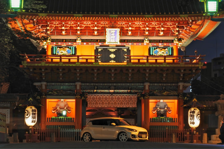 スイフトスポーツの神田明神・一眼レフ・寺と愛車・夜景と愛車・参拝気分にに関するカスタム事例の投稿画像1枚目