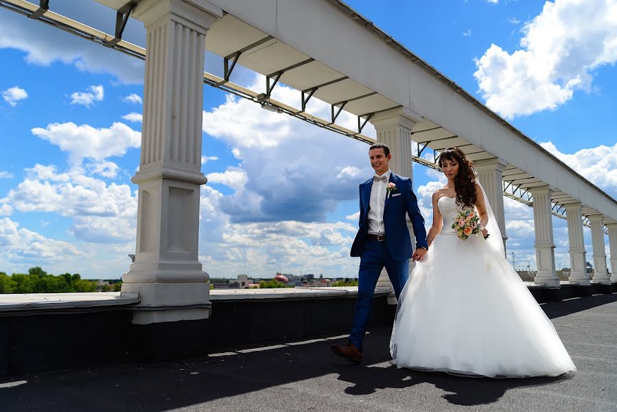 Fotografo di matrimoni Yuriy Syromyatnikov (yurilipphoto). Foto del 21 settembre 2016