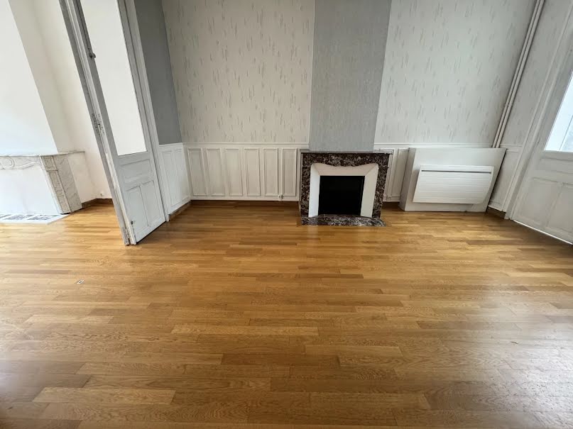 Location  appartement 3 pièces 90 m² à Saint-Quentin (02100), 650 €