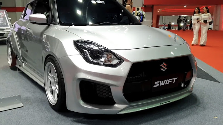 スイフトスポーツのタイ SWIFT ワイドボディキットに関するカスタム事例の投稿画像15枚目