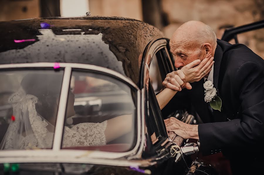 Wedding photographer Víctor Martí (victormarti). Photo of 9 October 2018