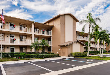 Apartment with pool 16