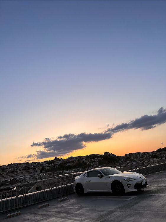 86のTRDエアロ・夕日と愛車・ワークエモーションに関するカスタム事例の投稿画像3枚目