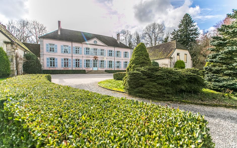 Vente château 20 pièces 750 m² à Dole (39100), 1 650 000 €