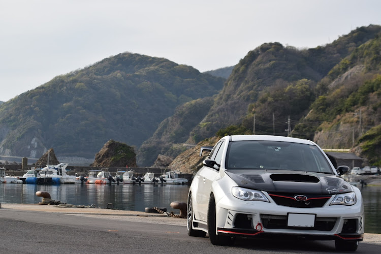 インプレッサ WRX STIの漁港撮影・ドライブ・天気最高・船とコラボに関するカスタム事例の投稿画像3枚目