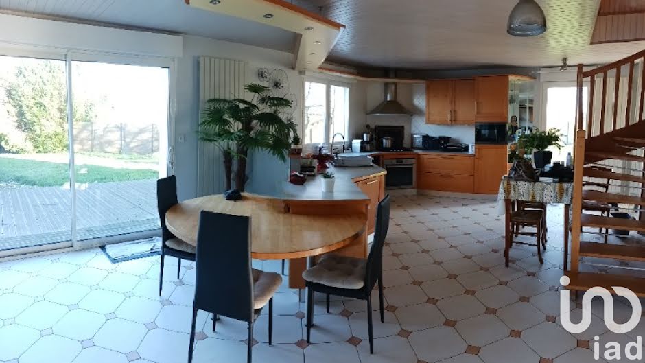 Vente maison 10 pièces 212 m² à Bressuire (79300), 259 500 €