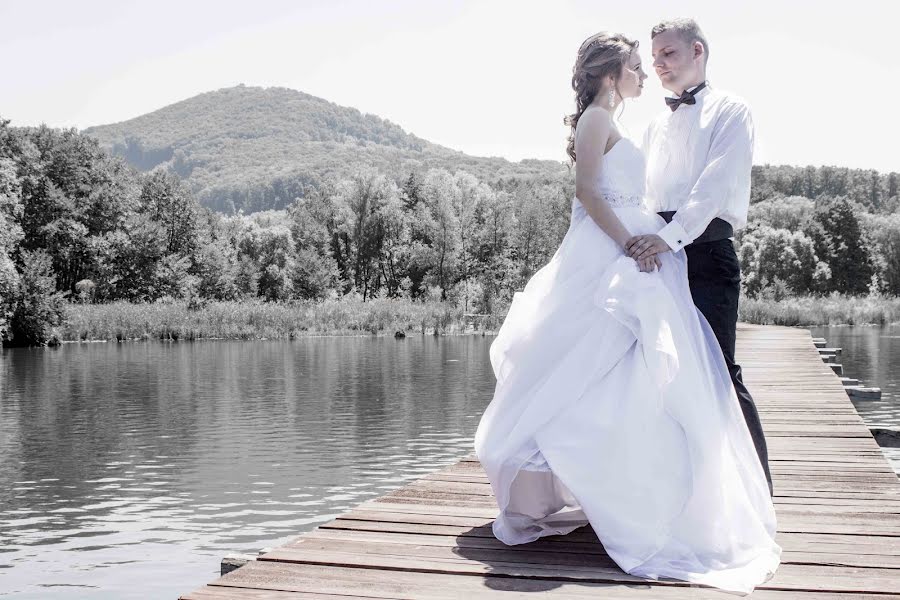 Fotógrafo de casamento Fantastikfoto Sk (fantastikfoto). Foto de 17 de março 2019