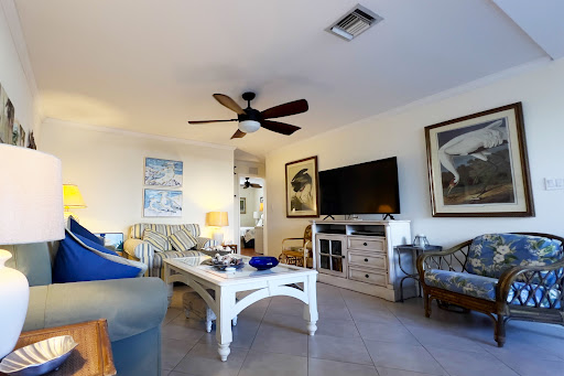 Apartment with pool 1